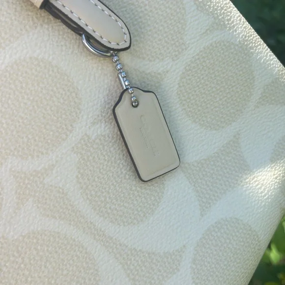 Coach Signature Canvas Yellow/Hay Mollie 25 Tote - Picture 10 of 10